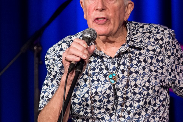 Blues-Legende John Mayall beim Konzert am 23. September 2015 im Leo Theater Ennepetal. Foto: AWi