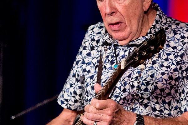 Blues-Legende John Mayall beim Konzert am 23. September 2015 im Leo Theater Ennepetal. Foto: AWi