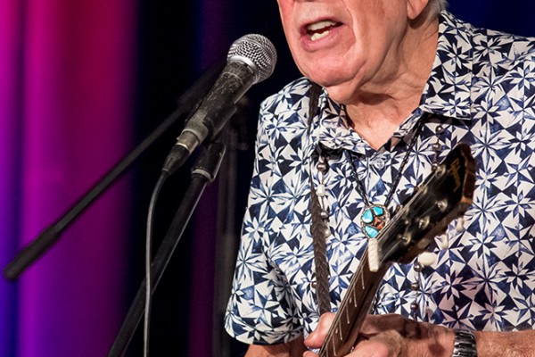 Blues-Legende John Mayall beim Konzert am 23. September 2015 im Leo Theater Ennepetal. Foto: AWi