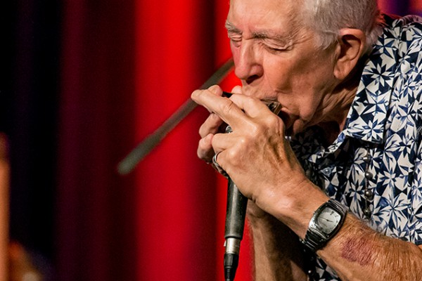 Blues-Legende John Mayall beim Konzert am 23. September 2015 im Leo Theater Ennepetal. Foto: AWi