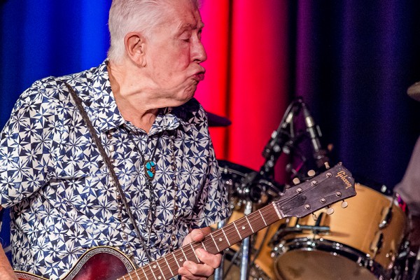 Blues-Legende John Mayall beim Konzert am 23. September 2015 im Leo Theater Ennepetal. Foto: AWi