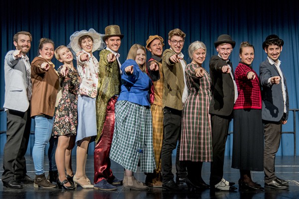 "Zum Sterben schön", Musical vom Trio Theater Ennepetal. Regie: Robin Schmale, musikalische Leitung. Denny Pflanz. Foto: AWi