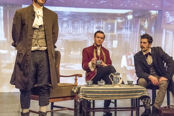 "Sherlock Holmes und der Hund der Baskervilles" feiert am Freitag, 18. März, 20 Uhr, die Premiere im Leo Theater. Foto: AWi