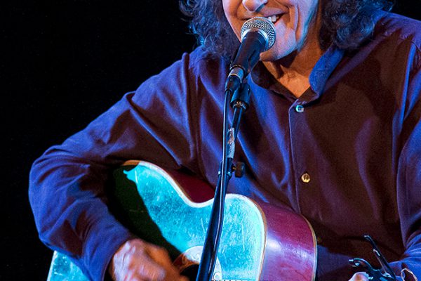 Donovan am 17. April 2016 auf seiner „Retrospective - Fifty Year Celebration“-Tour im Leo Theater. Foto: AWi