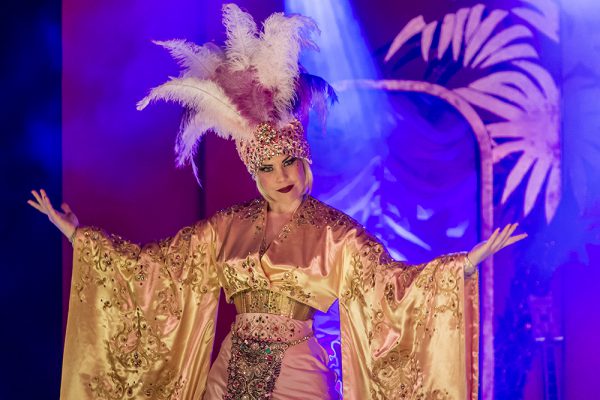 "The Firebirds Burlesque SHow" am 30. Apirl 2016 im Leo Theater. Foto: AWi