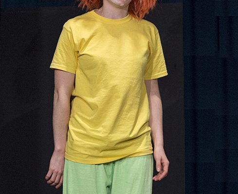 "Meister Edre und sein Pumuckl" im LEO Theater mit Swantje Riechers, Frank Paßmann, Carola Schmidt, Andre Bornhöft, Karin Schwarz, Hugo Boecker und Marika Kotulla. Foto: AWi